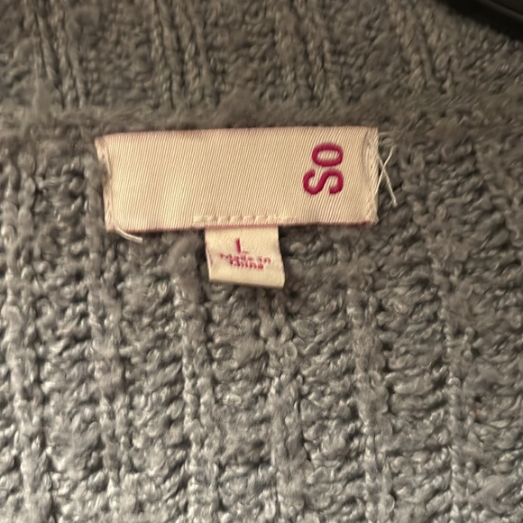 SO grey soft v neck sweater size large - Picture 3 of 5